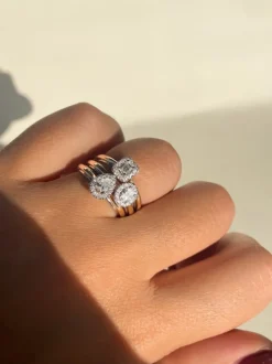Bicolor gouden entourage ring met peer diamant + Luxe Cadeau