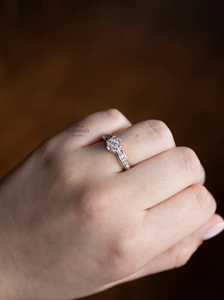 Bicolor ring met diamant rozet 0,60crt + Luxe cadeau