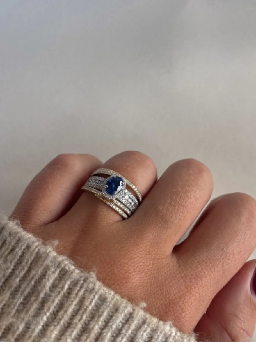 Brede bicolor ring met saffier en briljant + Luxe Cadeau