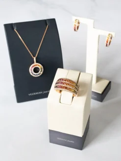 Brede roségouden ring rainbow saffier en briljant 0,52crt.