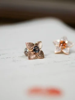 Bron poppy broche met spinel 8BR1282MSP + Luxe cadeau