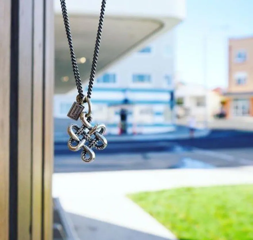 Buddha to Buddha hanger Endless knot XS 665