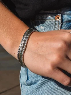 Buddha to Buddha Triple Mini Bracelet J104 + Luxe Cadeau
