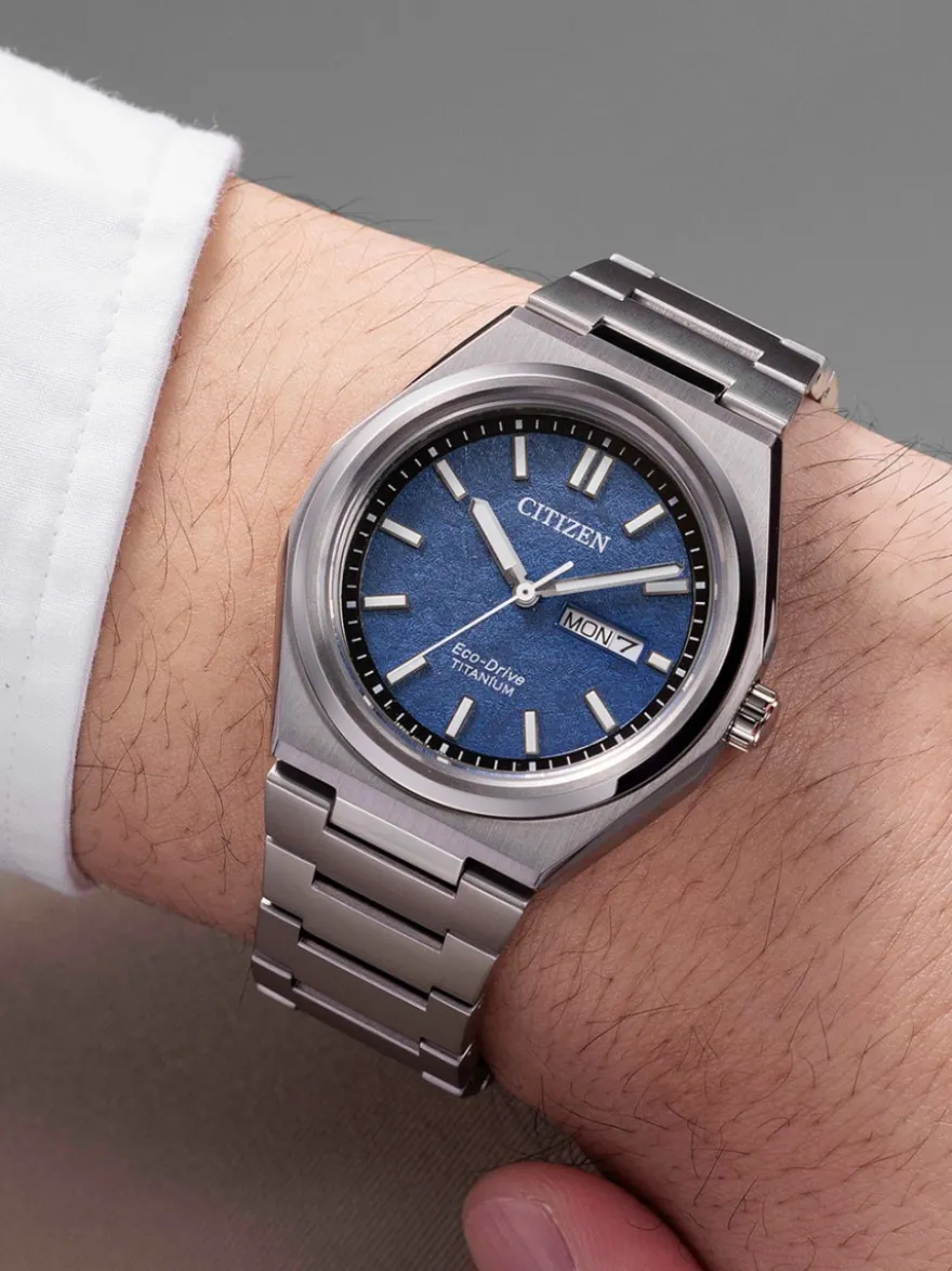 Citizen Eco-Drive Titanium AW0130-85LE + Luxe Cadeau