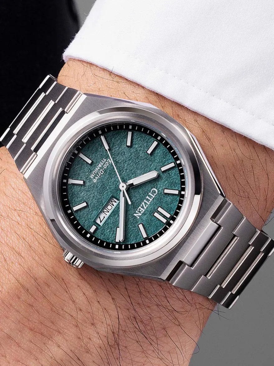 Citizen Eco-Drive Titanium AW0130-85XE + Luxe Cadeau