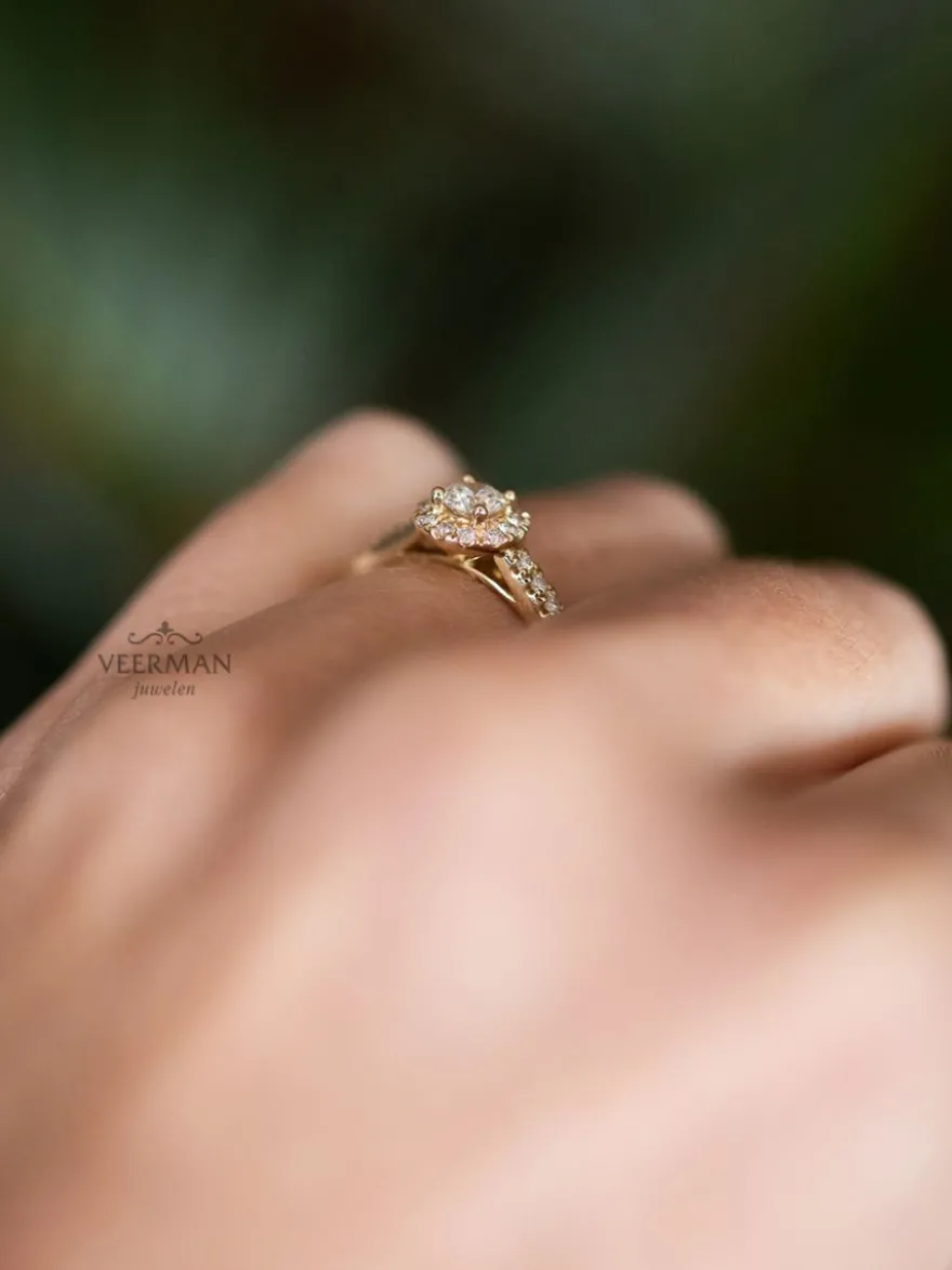 Entourage ring met briljant en zijstenen | Grote collectie