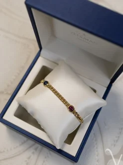 Geelgouden armband met saffier, robijn en smaragd + Luxe Cadeau