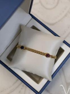 Geelgouden armband met saffier, robijn en smaragd + Luxe Cadeau