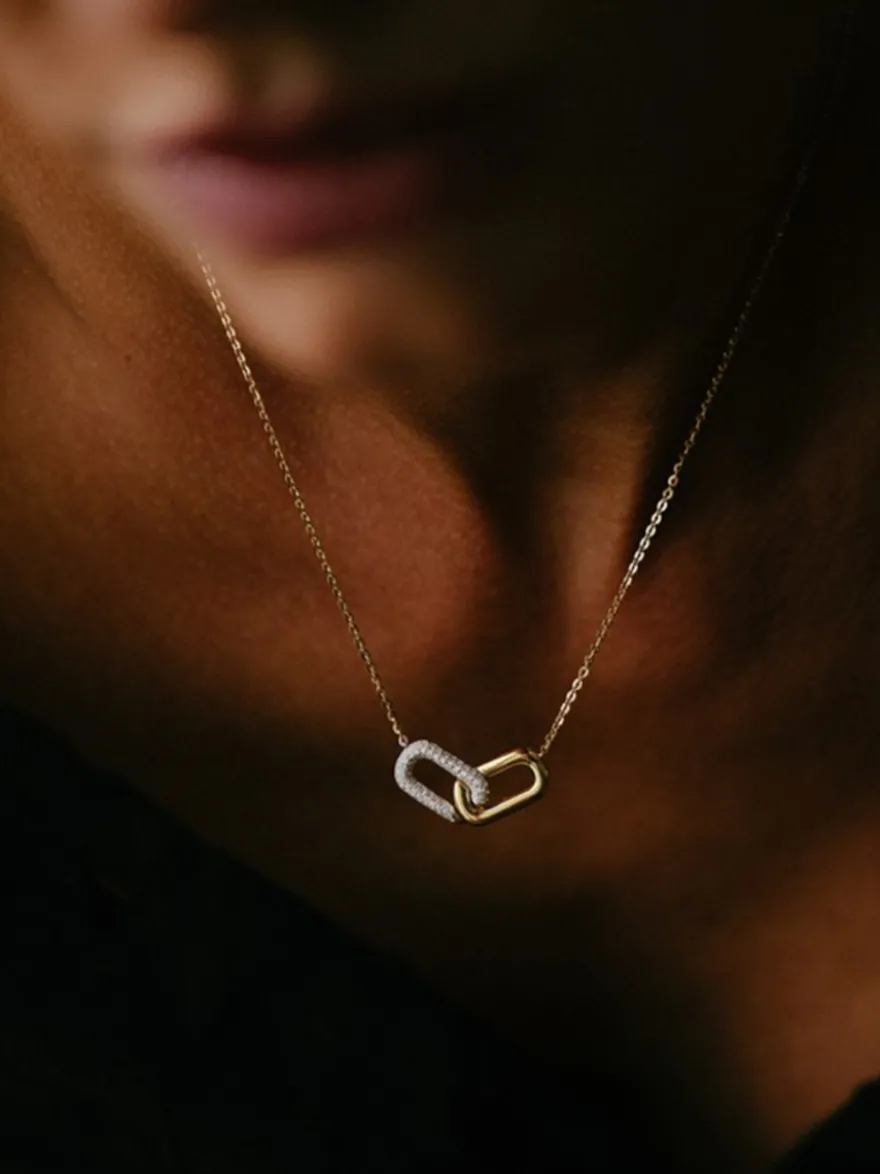 Geelgouden collier met schakel hanger briljant 0,26crt.