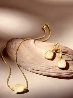 Geelgouden oorhaken met parelmoer + luxe cadeau