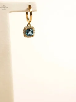 Geelgouden oorsieraad met London Blue topaas + Luxe Cadeau