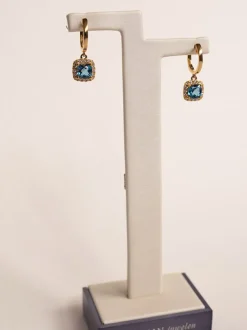 Geelgouden oorsieraad met London Blue topaas + Luxe Cadeau