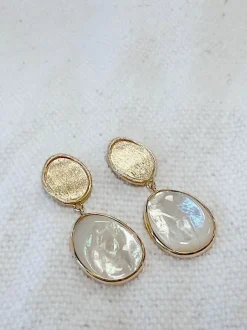 Geelgouden oorstekers met parelmoer + Luxe Cadeau