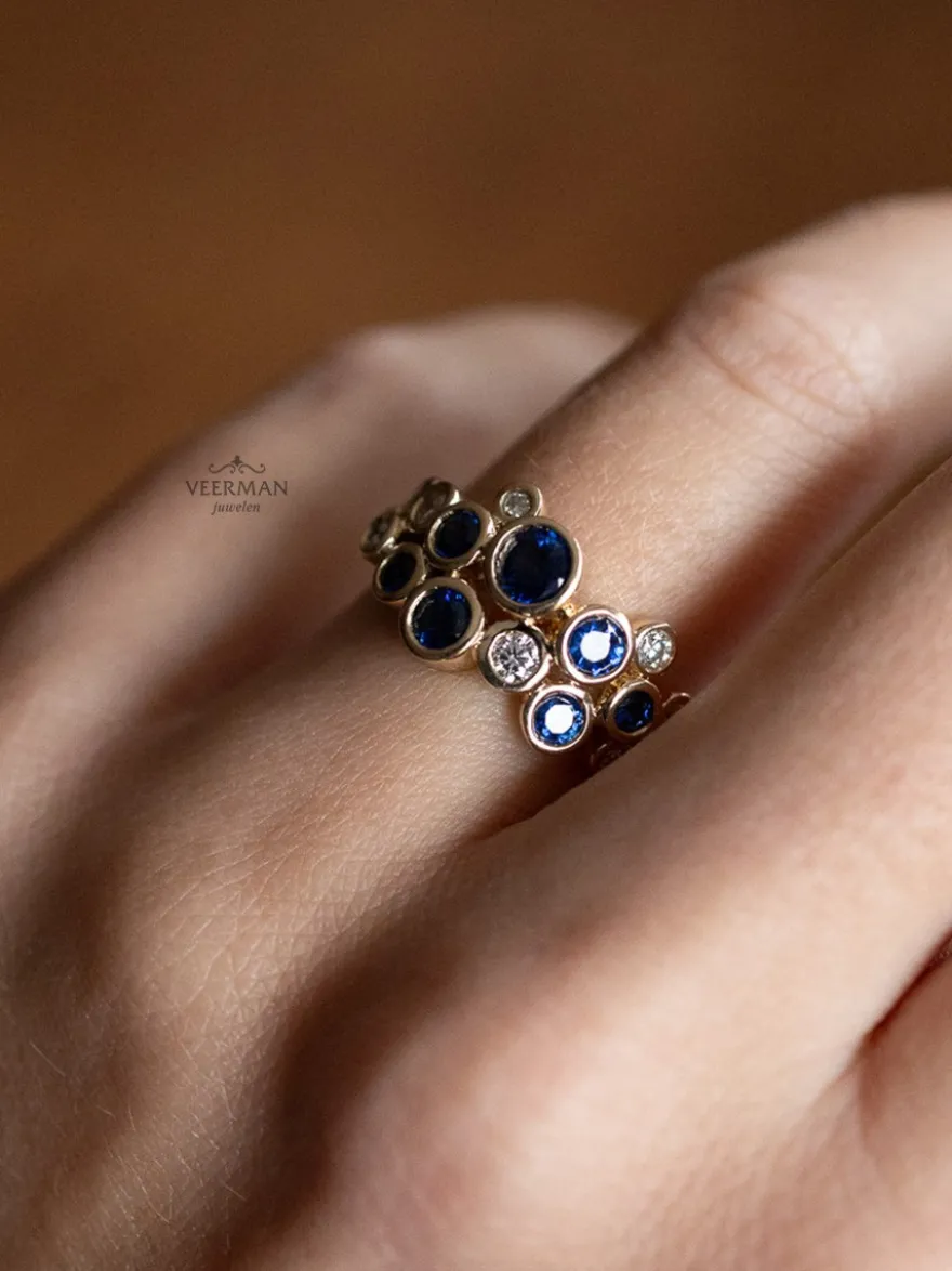 Geelgouden ring saffier en briljant in zetkast + Luxe cadeau