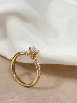 Geelgouden solitair ring met briljant 0,59crt. + Luxe Cadeau