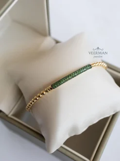 Geelgouden stretcharmband met tsavoriet A350TG17 + Luxe Cadeau