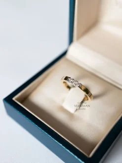 Gouden alliance ring met 3 briljanten + Luxe cadeau
