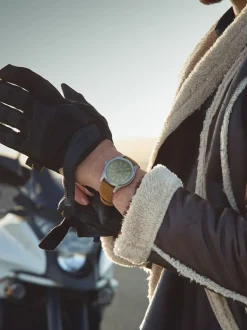 Hamilton Khaki Field Titanium H70545560 + Luxe Cadeau