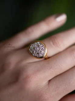 Limited edition ROOS ring met roos diamant