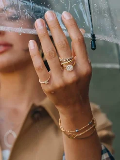 Ring geelgoud briljant bloem 0.17 crt. + Luxe cadeau