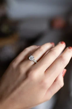 Ring invisible zetting in geelgoud | Veerman Juwelen