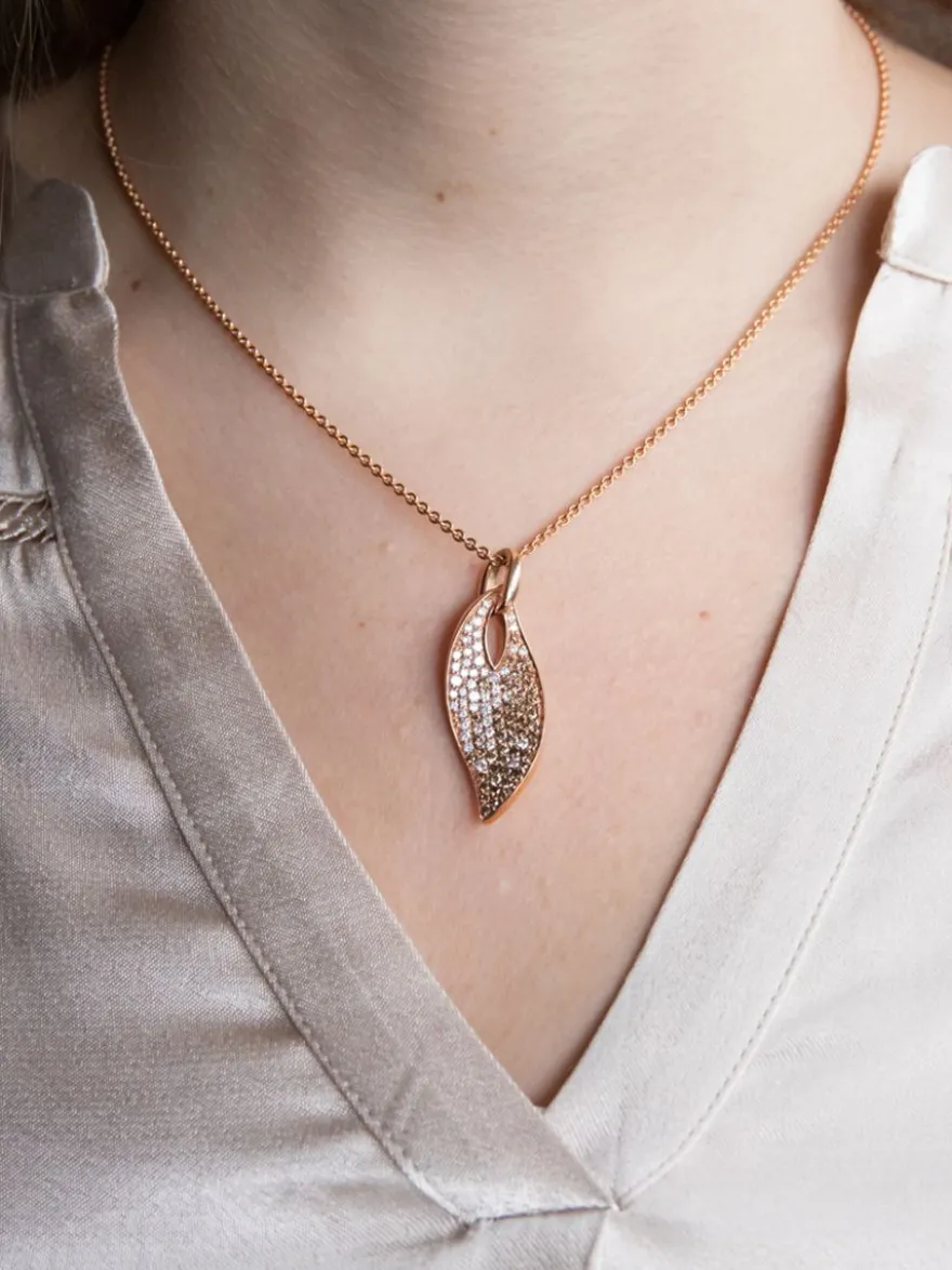 Roségouden hanger met witte en champagne diamant