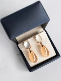 Roségouden oorhangers met maansteen, parelmoer en diamant 0,14crt. + Luxe Cadeau