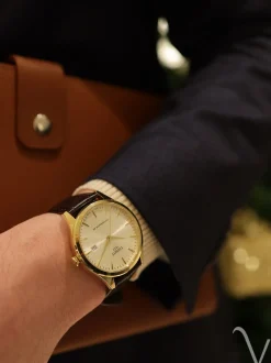 Tissot Classic Dream 40mm T158.407.36.261.00 + Luxe Cadeau