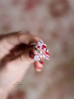 Witgouden alliance ring met roze saffier + Luxe Cadeau