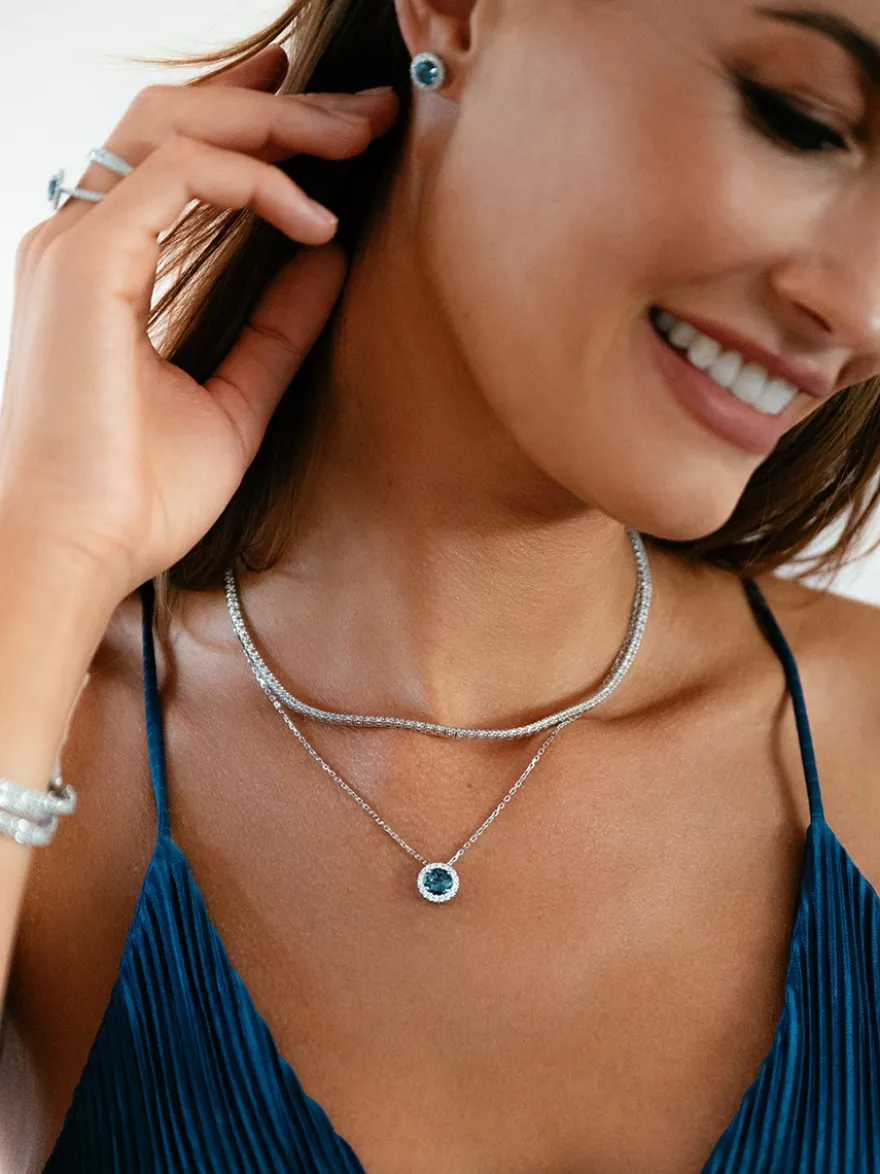 Witgouden collier london blue topaas en briljant 0,21crt.