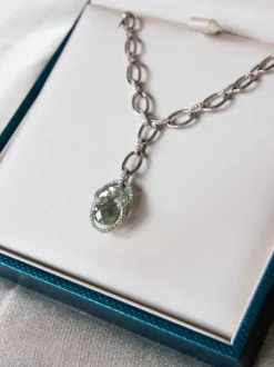 Witgouden collier met groene amethist | SALE