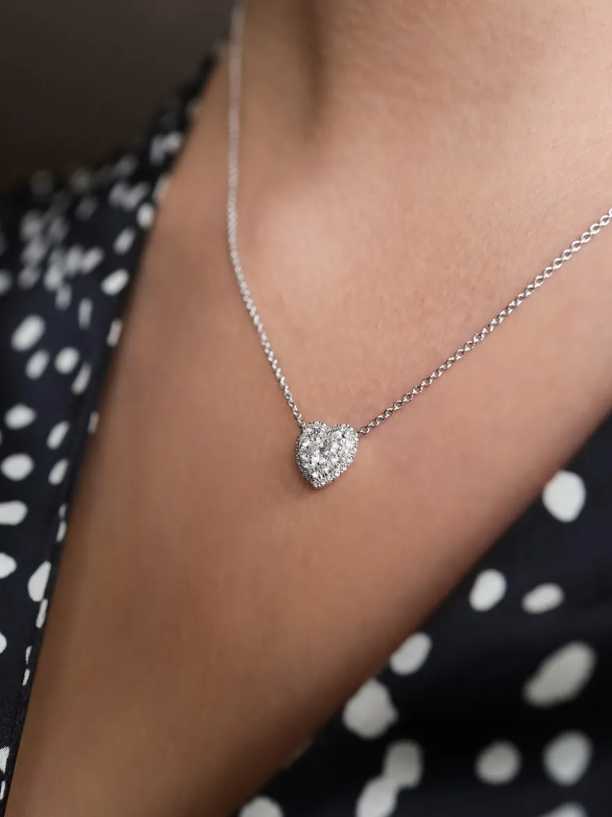 Witgouden collier met hartjes hanger 0,67crt. + Luxe Cadeau