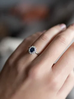 Witgouden ring met saffier en diamant + Luxe Cadeau